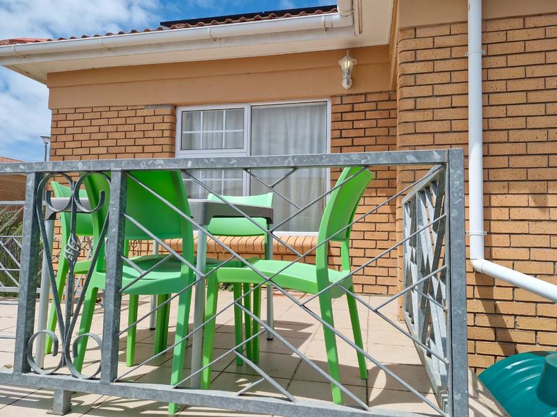 To Let 2 Bedroom Property for Rent in Heiderand Western Cape